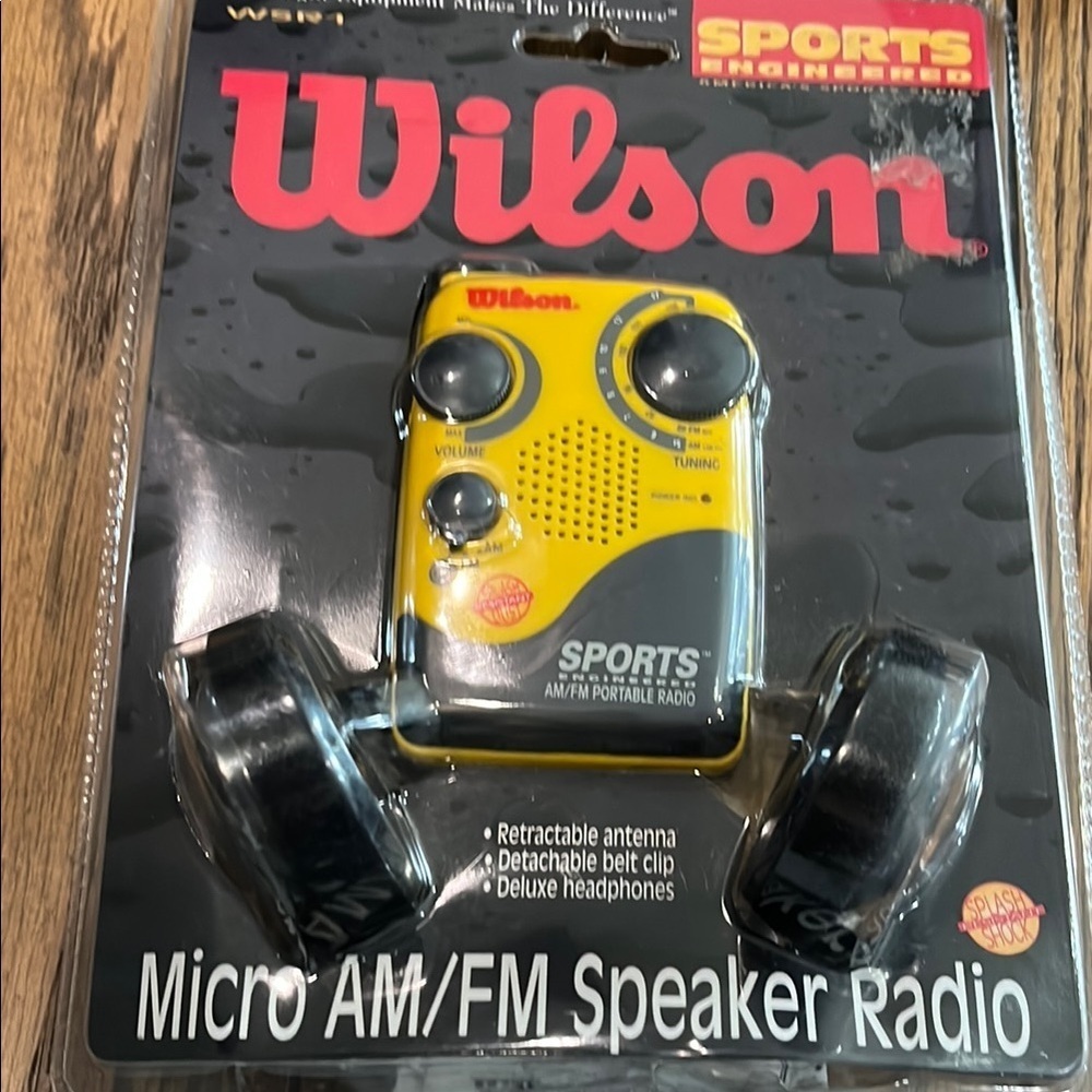 Wilson Yellow Micro AM/FM Speaker Radio